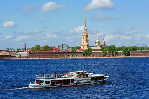 сморите Петербург на лодке